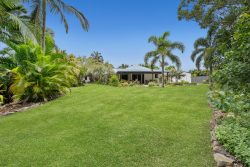 10-12 Belmoreana Ct, Dundowran Beach QLD 4655, Australia