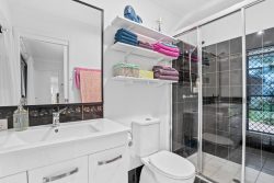 10-12 Belmoreana Ct, Dundowran Beach QLD 4655, Australia