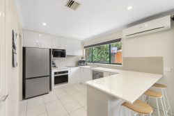 2 Kowen Pl, Jerrabomberra NSW 2619, Australia