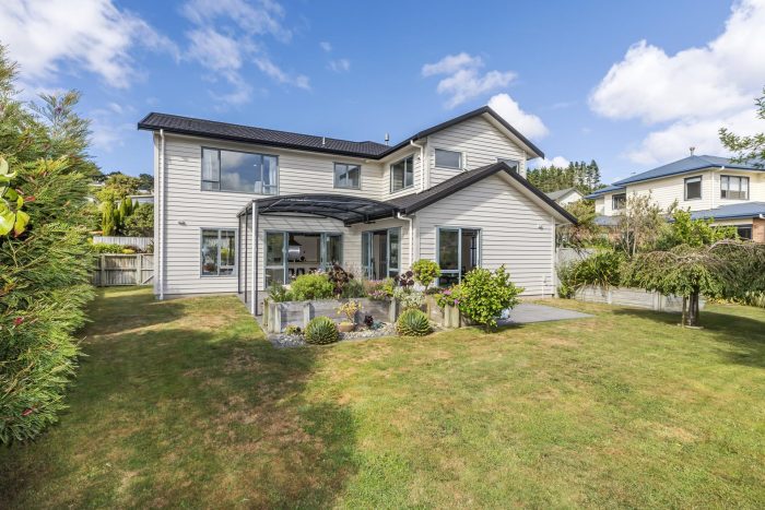 4 Edington Grove, Churton Park, Wellington, 6037, New Zealand