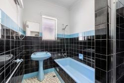 73 Morton St, Crestwood NSW 2620, Australia