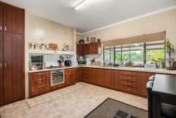 10 Watson St, Bassendean WA 6054, Australia