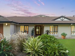 63 Alfred Cct, Calamvale QLD 4116, Australia