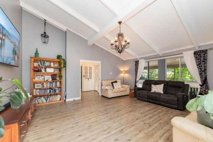 219 Pollock Ave, Wyong NSW 2259, Australia