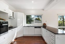 72 Porter St, Eltham VIC 3095, Australia