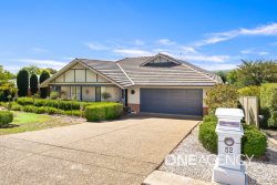 52 Simkin Cres, Kooringal NSW 2650, Australia