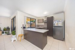 Unit 2/37 Sixth Rd, Armadale WA 6112, Australia