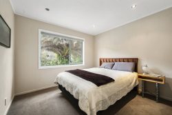 11 Southern Cross Crescent, Island Bay, Wellington, 6023, New Zealand