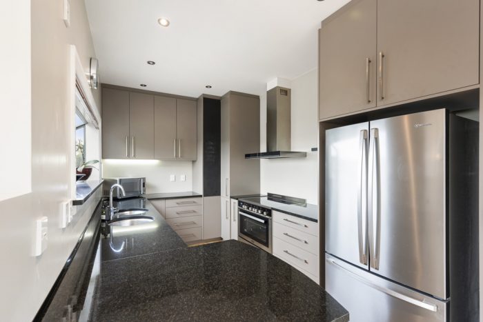 11 Southern Cross Crescent, Island Bay, Wellington, 6023, New Zealand