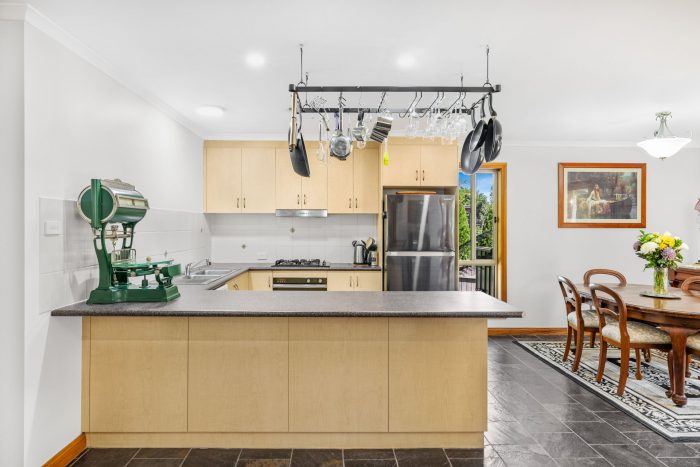 41 Stringybark Dr, Jerrabomberra NSW 2619, Australia