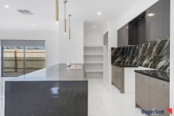 25 Napier St, Tarneit VIC 3029, Australia