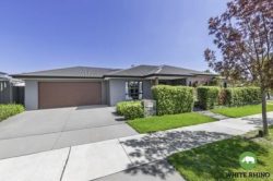 9 Weatherstone Cct, Googong NSW 2620, Australia