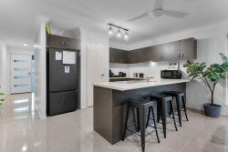 9-13 Williams Cres, North Lakes QLD 4509, Australia