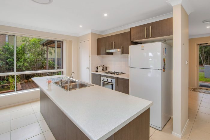 1 Windsorgreen Dr, Wyong NSW 2259, Australia