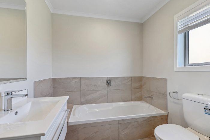 9A Madeira Close, Whitby, Porirua, Wellington, 5024, New Zealand