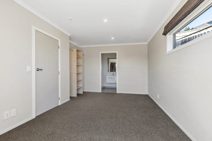9A Madeira Close, Whitby, Porirua, Wellington, 5024, New Zealand