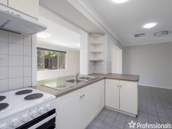 27 Allamanda Way, Forrestfield WA 6058, Australia