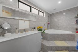 35 & 35A Fruitvale Road, New Lynn, Waitakere City, Auckland, 0600, New Zealand
