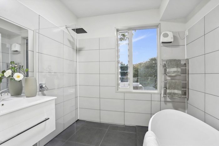 8 Arapito Road, Titirangi, Waitakere City, Auckland, 0604, New Zealand