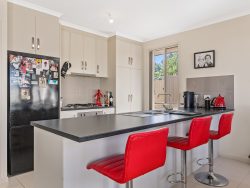 60B Sherriffs Rd, Morphett Vale SA 5162, Australia