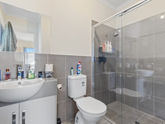 60B Sherriffs Rd, Morphett Vale SA 5162, Australia