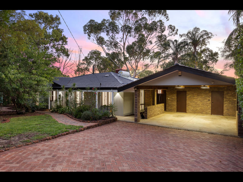 6 Barnes Rd, Roleystone WA 6111, Australia