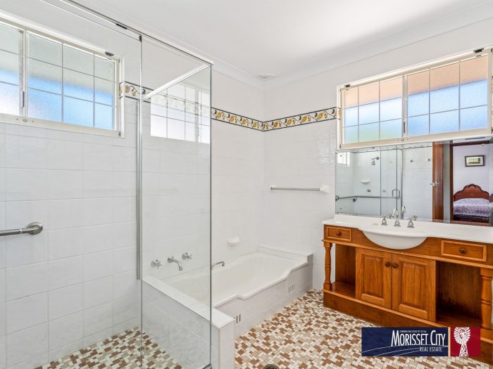 11 Beach Rd, Balcolyn NSW 2264, Australia
