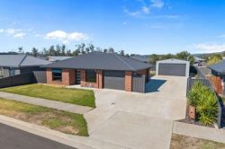 8 Benny St, Latrobe TAS 7307, Australia