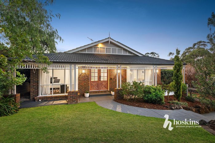 10 Bronte Ct, Croydon North VIC 3136, Australia
