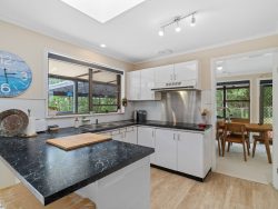 240 Brush Rd, Ourimbah NSW 2258, Australia