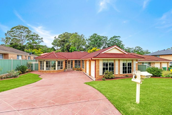 7 Burnside Cl, Lisarow NSW 2250, Australia
