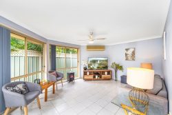 7 Burnside Cl, Lisarow NSW 2250, Australia