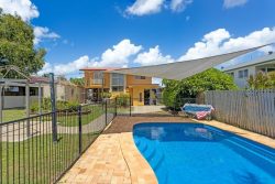 32 Campbell St, Scarborough QLD 4020, Australia
