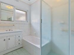5 Chetnell Ct, Morphett Vale SA 5162, Australia