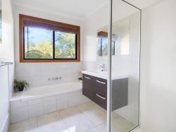 6982 Dartmoor-Hamilton Rd, Hamilton VIC 3300, Australia
