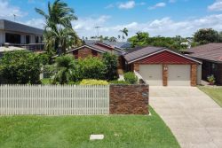 21 Dolphin St, Newport QLD 4020, Australia