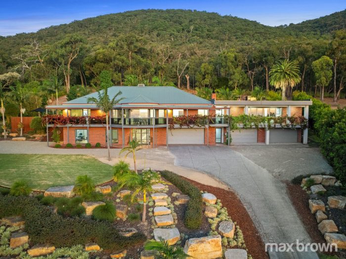 11 Taruna Rise, Montrose VIC 3765, Australia