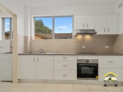 Unit 12/4 Forbes St, Warwick Farm NSW 2170, Australia