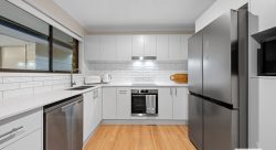 40 Gladewood Dr, Daisy Hill QLD 4127, Australia