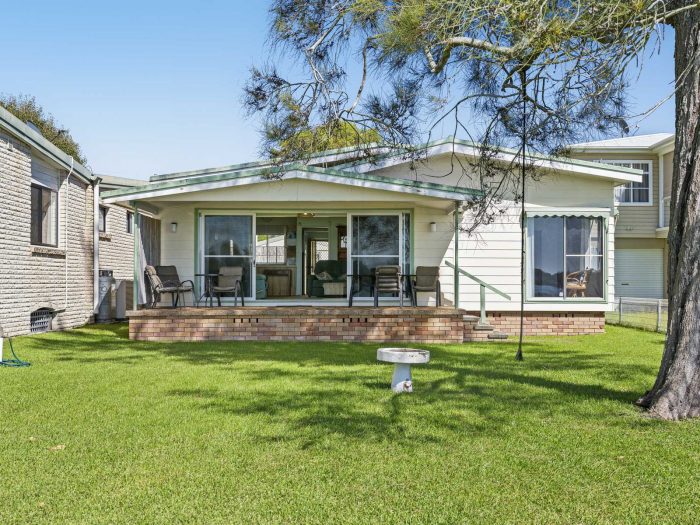 47 Grand Parade, Bonnells Bay NSW 2264, Australia