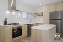 11 Huntingdale Ave, Lansvale NSW 2166, Australia