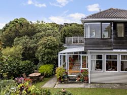 88 Howard Road, Point Howard, Eastbourne, Lower Hutt, Wellington, 5013, New Zealand