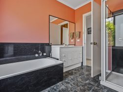 15 Kellaway St, Ranelagh TAS 7109, Australia