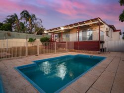 60 Killarney St, Hannans WA 6430, Australia