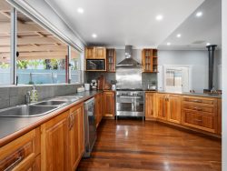 60 Killarney St, Hannans WA 6430, Australia