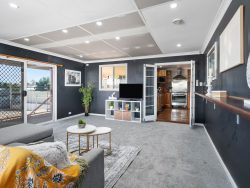 60 Killarney St, Hannans WA 6430, Australia
