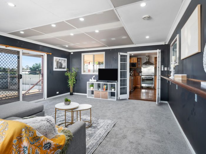 60 Killarney St, Hannans WA 6430, Australia