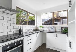 11 Lendenfeld Drive, Papatoetoe, Manukau City, Auckland, 2025, New Zealand