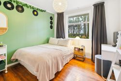 36 Lynda Avenue, Paparangi, Wellington, 6037, New Zealand