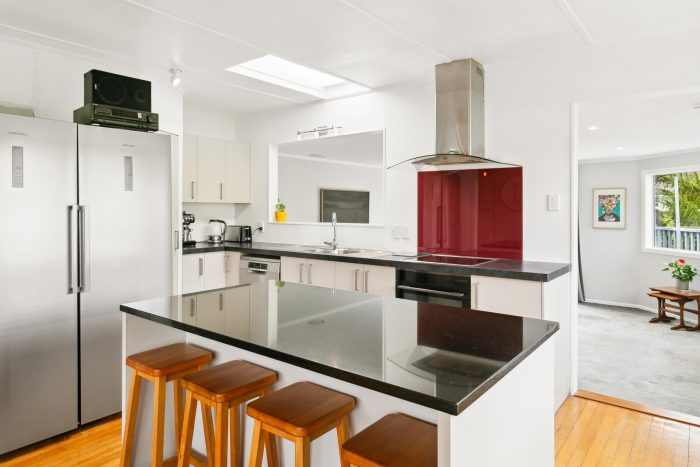 36 Lynda Avenue, Paparangi, Wellington, 6037, New Zealand